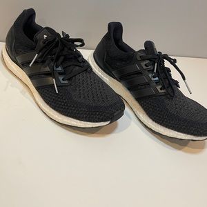 Mens adidas athletic shoe size 11